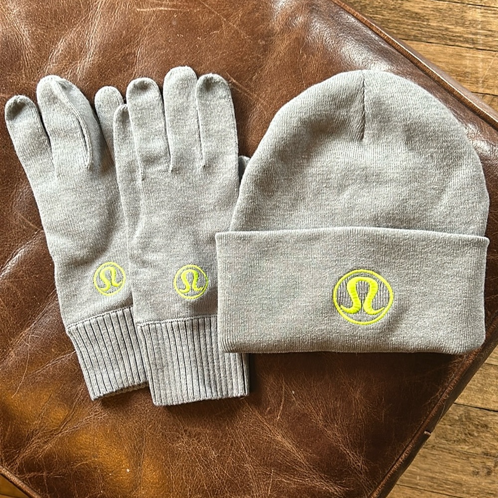 Lululemon knit hat and glove set